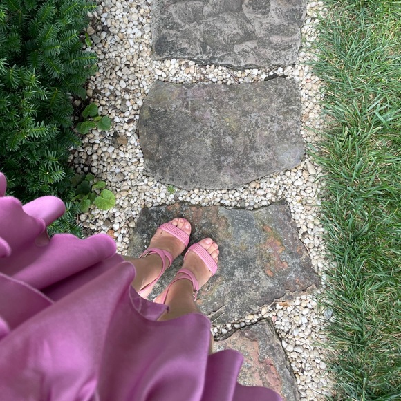 Charm Ruffle mini Dress - Picture 5 of 8